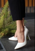 Hillar Beyaz Cilt Stiletto Ayakkabı thumbnail 2