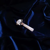 Pembe Quartz Mini Roller Masaj Taşı Face Roller thumbnail 3
