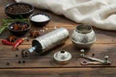 LUDIA Zamak Metal Gümüş Renk 3 lü Set Karabiber,Kahve,Çörek Otu El Değirmeni Öğütücü Grinder - 4