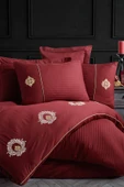 Hobby Bordo Çift Kişilik Nakışlı Saten Nevresim Takımı thumbnail 1