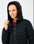 Skechers W Fitted Hoodie Puffer Jacket S2520203 Kadın Mont thumbnail 7