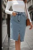 Kadın Elastik Bel Yırtık Kenar Detaylı Kot Etek thumbnail 8