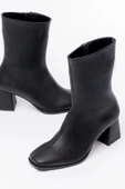 MSK-032 Siyah Topuklu Fermuarlı Kadın Bot thumbnail 4
