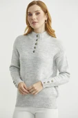 Dik Yaka Düğme Detaylı Yünlü Triko Kazak - Açık Gri thumbnail 5