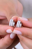 Gümüş rodyumlu baget kesim çift sıra zirkon taşlı halka küpe SGTL12995RODAJ thumbnail 1