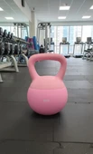 6  KG Soft Kettlebell – Yumuşak Tabanlı Metal Kumlu, Ses Yapmaz Darbeye Dayanıklı Çift El Ağırlık thumbnail 3