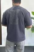 Erkek Kabartmalı Sırt Baskılı Oversize Tişört Füme Edw390 thumbnail 1