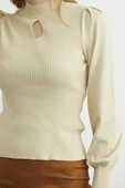 Dik Yaka Balon Kol Triko Kazak - Krem thumbnail 5