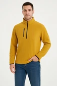 Erkek Polar Kazak – Dik Yaka, Yarım Fermuarlı, Fermuarlı Göğüs Cepli, Siyah Biyeli, Kışlık Rahat Regular Fit Günlük Model - Sarı thumbnail 4