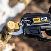CAT DG236 18Volt 2.0A Li-ion Tek Akülü Profesyonel Kömürsüz Dal Budama Makası thumbnail 5