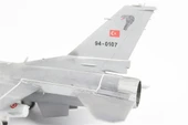 QD014 1/72 Ölçek, F-16D Fighting Falcon Sergilemeye Hazır Plastik Uçak Maketi - 7