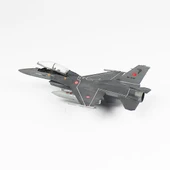 QD014 1/72 Ölçek, F-16D Fighting Falcon Sergilemeye Hazır Plastik Uçak Maketi - 3