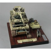 RFM 5003 1/35 Ölçek, Tiger I Erken Dönem Tankı, İç Detaylı, Plastik Model kiti thumbnail 3