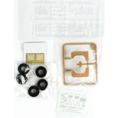 HobbyBoss 82448 1/35 Ölçek, Defender110 HardTop,Askeri Cip, Plastik Model Kiti thumbnail 3