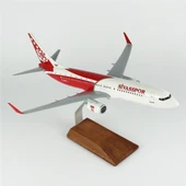 THY013 1/100 Ölçek, THY Sivas Spor B737-800 Yolcu Uçağı, Sergilemeye Hazır Ahşap Standlı Model thumbnail 1