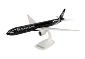 Herpa 612777 1/200 Ölçek, 777-300ER AirNewZeal AllBlacks, Sergilemeye Hazır Model Yolcu Uçağı thumbnail 1
