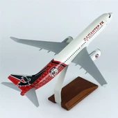 THY017 1/100 Ölçek, THY Gaziantep Spor Logolu B737-800 Yolcu Uçağı, Sergilemeye Hazır Ahşap Standlı Model thumbnail 4