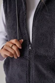 Kadın Koyu Gri Füme Peluş Yumoş Fermuarlı Kapüşonlu Welsfot Yelek 22KYLKPELO thumbnail 5