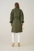 Su Geçirmez Kruvaze Yaka Sık Dokuma Kadın Trençkot thumbnail 12