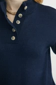 Dik Yaka Düğme Detaylı Yünlü Triko Kazak - Lacivert thumbnail 5