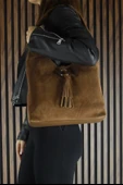 Erkan Saçmacı Karamel Hakiki Dana Süet Püsküllü Manyetik Kapaklı Orta Boy Günlük Omuz Çantası thumbnail 3