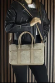 Erkan Saçmacı Kum Hakiki Dana Süet Fermuarlı Üç Bölmeli İç Cepli Askılı Orta Boy Günlük Omuz Çantası - 2
