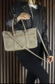 Erkan Saçmacı Kum Hakiki Dana Süet Fermuarlı Üç Bölmeli İç Cepli Askılı Orta Boy Günlük Omuz Çantası - 6