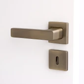 Oda Tipi Kapı Kolu Rozetli Antik Füme Sağ Sol Uygun Modern İç Kapı Kilitli 1 Takım thumbnail 2