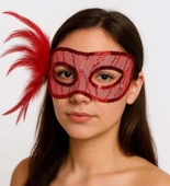 Kırmızı Renk Yandan Tüylü Pul Payet İşlemeli Parti Maskesi 23x12 cm thumbnail 1