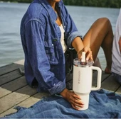 Stanley The Quencher Protour Flip Straw Sızdırmaz Pipetli Termos 1,18 LT Krem thumbnail 4