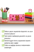 Kedi Tasarımlı PVC Kalem Kutusu – Dayanıklı Silikon Yapı, Çocuklar için Şık ve Pratik Saklama Kutusu, Çevre Dostu ve Uzun Ömürlü thumbnail 5