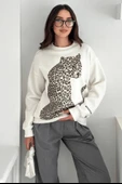 Leopar Baskı Detaylı Sweatshirt Beyaz thumbnail 4