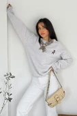 Kadın Dekoratif Yakalı Likralı Sweatshirt – Konforlu & Karakterli Stil - 1