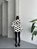 Kalp Desenli Kapüşonlu Mont thumbnail 3