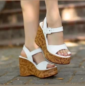 Riboy Beyaz Cilt Dolgu Topuk Sandalet - 1