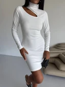 Boğazlı gögüs dekolteli elbise beyaz - 1