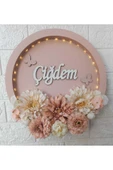 s'he design BEBEK İSMİNE ÖZEL HAZIRLANAN ÇİÇEKLİ LEDLİ HASTANE ODASI KAPI SÜSÜ - 1