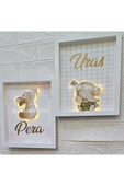 s'he design BEBEK İSMİNE ÖZEL HAZIRLANAN LEDLİ TAVŞAN OBJELİ AHŞAP PANO KAPI SÜSÜ 25X35 thumbnail 4