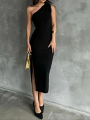 Kadın Tek Omuzu Açık Büzgülü Yandan Yırtmaçlı Uzun Sandy Elbise thumbnail 5