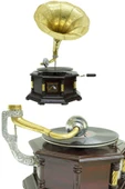 Gramofon Nostaljik Ahşap Sekizgen Köşeleri Bronz İşli Plakçalar ASIG523 thumbnail 9