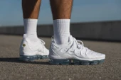 Nike Air Vapormax Plus 'White Platinum thumbnail 3