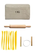 Beyaz Seramik Hamuru 1 kg Plastik Ebeşuar Seti Kil Seti Seramik Kili Ahşap Merdane Çamur Kesme Teli thumbnail 1