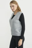 V Yaka Saç Örgü Triko Süveter - Gri thumbnail 4