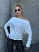 Yarasa Kol Geniş Yaka Siyah Bluz Bol Kesim Likralı Kumaş Düşük Omuz Üst thumbnail 9