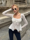 Ekru Peplum Etek Ucu Fırfırlı Güpür Bluz Uzun Kol Bağlama Detaylı Kare Yaka Şık Bluz thumbnail 5