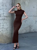 Kadın Yarım Balıkçı Yaka Kısa Kol Midi Elbise Vücudu Saran Fit Basic Elbise thumbnail 3