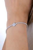 Gümüş rodyumlu pırlanta modeli zirkon taşlı yonca detaylı su yolu bileklik. SGTL12904BEYAZ thumbnail 1