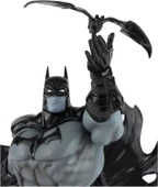 McFarlane Toys - DC Direct - Batman Siyah & Beyaz - Figürü (Reçine) - 6