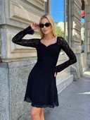 Kadın Siyah Dantelli Uzun Kollu Kalp Yaka Mini Abiye Elbise Güpür Kumaş Vücudu Saran - 3