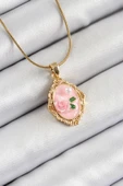 316L Çelik Zincir Pembe Sanatsal Portre İnci Detaylı Gül Figürlü Model Gold Renk Kadın Kolye - TJ-BKO10281 - 1